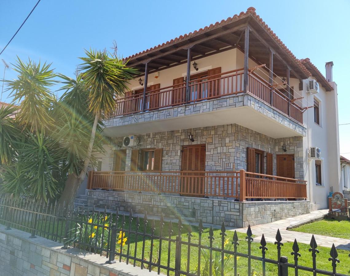 Chriselia Apartment Nea Roda Ngoại thất bức ảnh