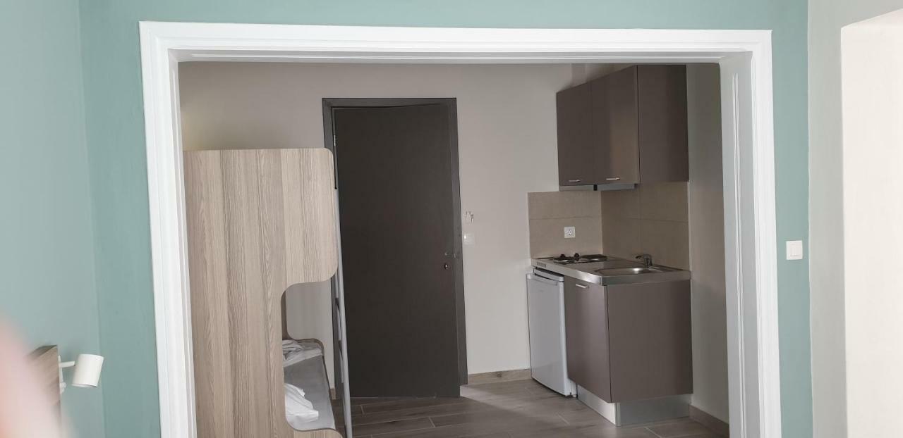 Chriselia Apartment Nea Roda Ngoại thất bức ảnh
